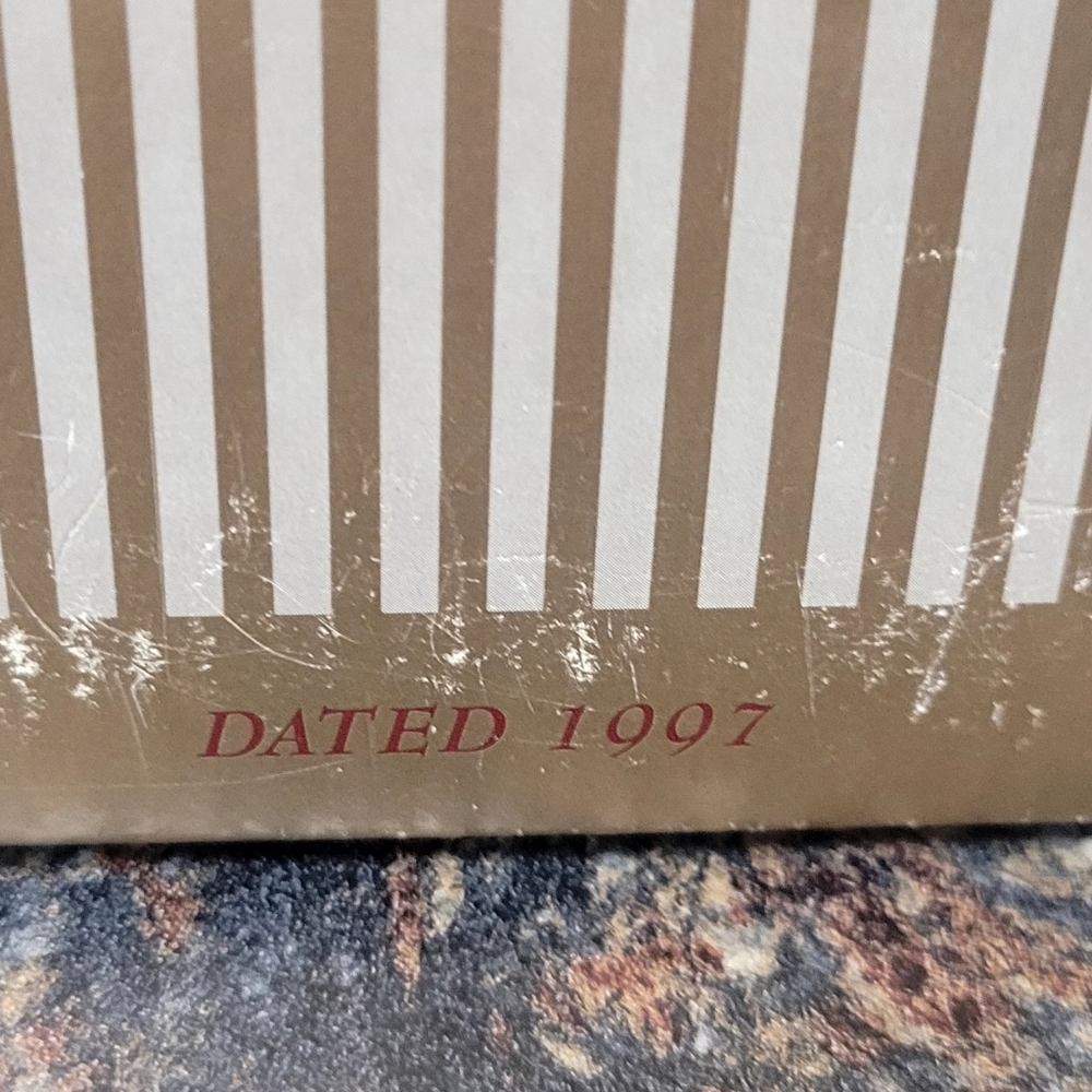 Hallmark Holiday Traditions Limited Edition Porcelain Barbie Figurine. - Picture 12 of 13